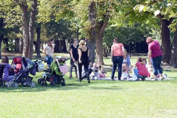 Остава топло за сезона