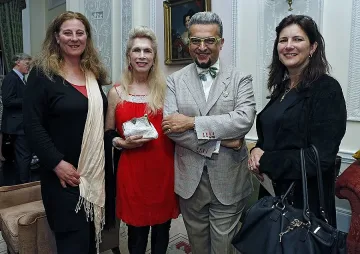 Две принцеси на парти в София 