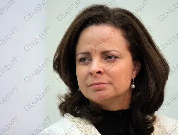 Министър Андреева дава рамо на бургаската болница