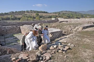 Римлянки ще черпят с вино в с. Дренково