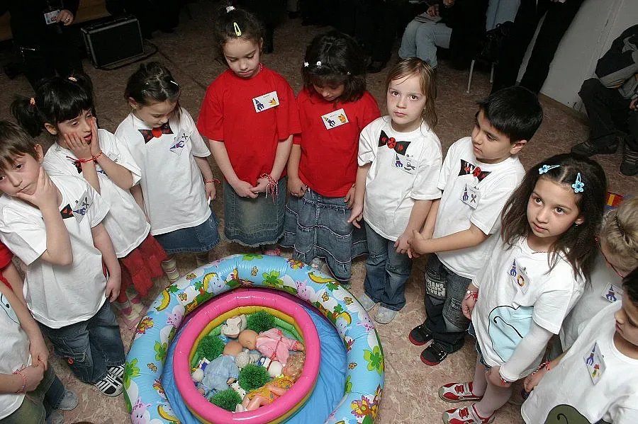 Вдигат заплатите в благоевградските забавачки