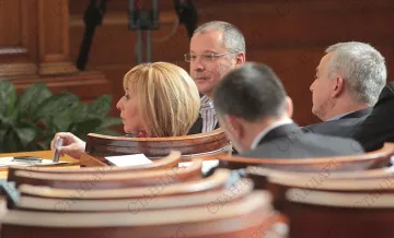 БСП се измъква със закон от гафа с нивите