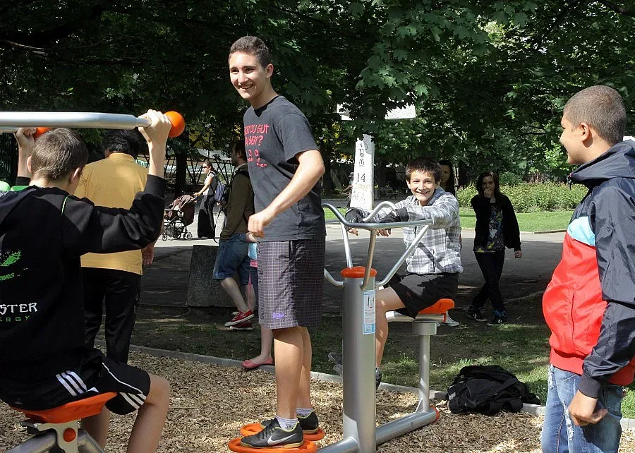 Откриват училищна спортна площадка в Благоевград