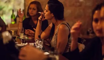 На първо четене: Пушенето в заведения разрешено