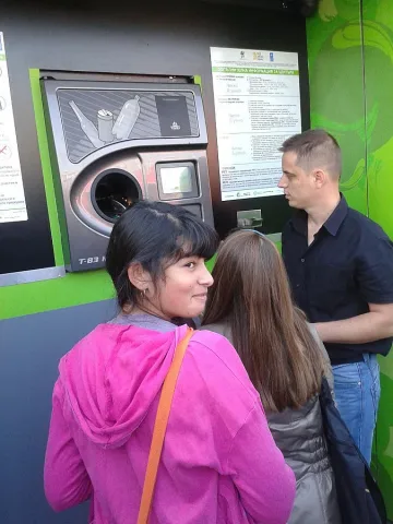 Първата "умна" машина за смет у нас дава пълно за празно