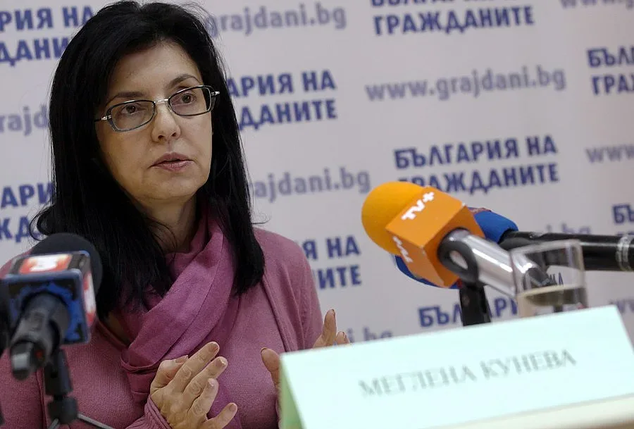 "Няма зли швейцарци с още по-зли лилави крави на границата"