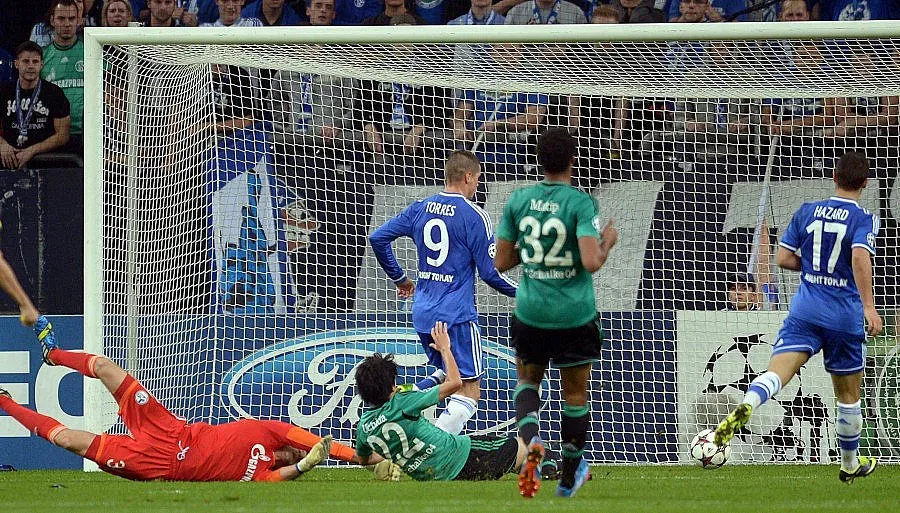 Борусия (Д) победи Арсенал, Торес вкара два за Челси