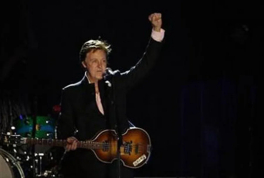 Сър Пол даде пари за каузата на Стилиян