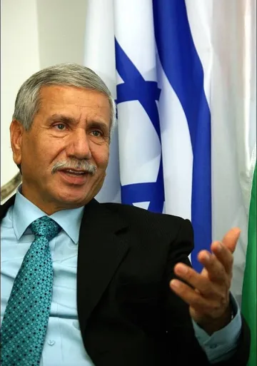 Иран и Сирия печелят време с маневри