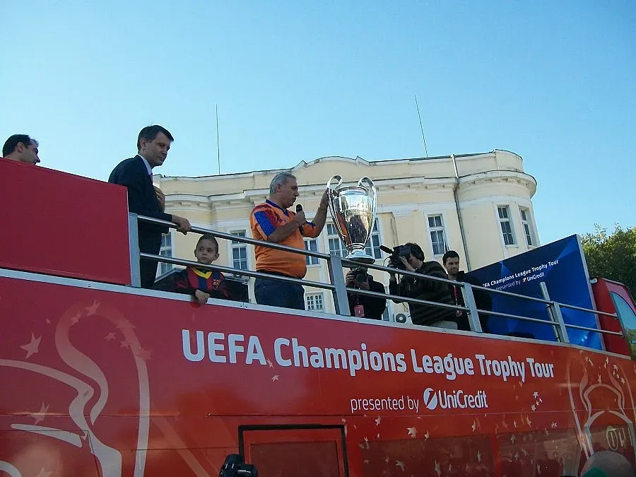 След 21 години Стоичков отново взе Купата на UEFA