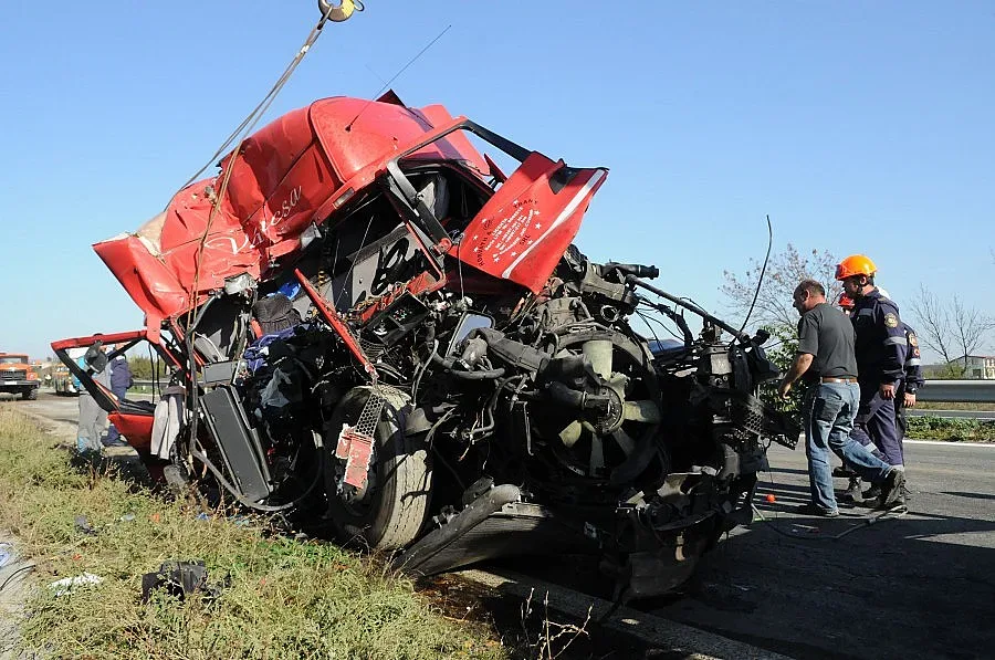Автомеле с три катастрофи затвори магистрала "Тракия"
