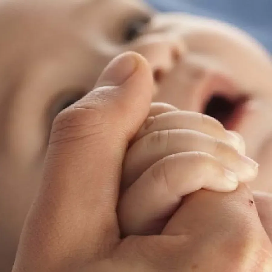 Българско семейство с бебе не може да напусне Гърция