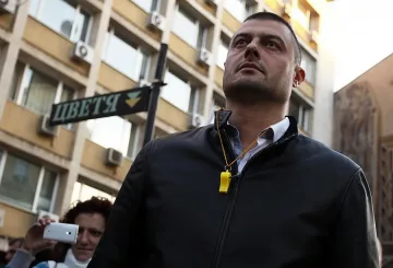 Бареков: Отново не обясни защо е взимал пари на ръка