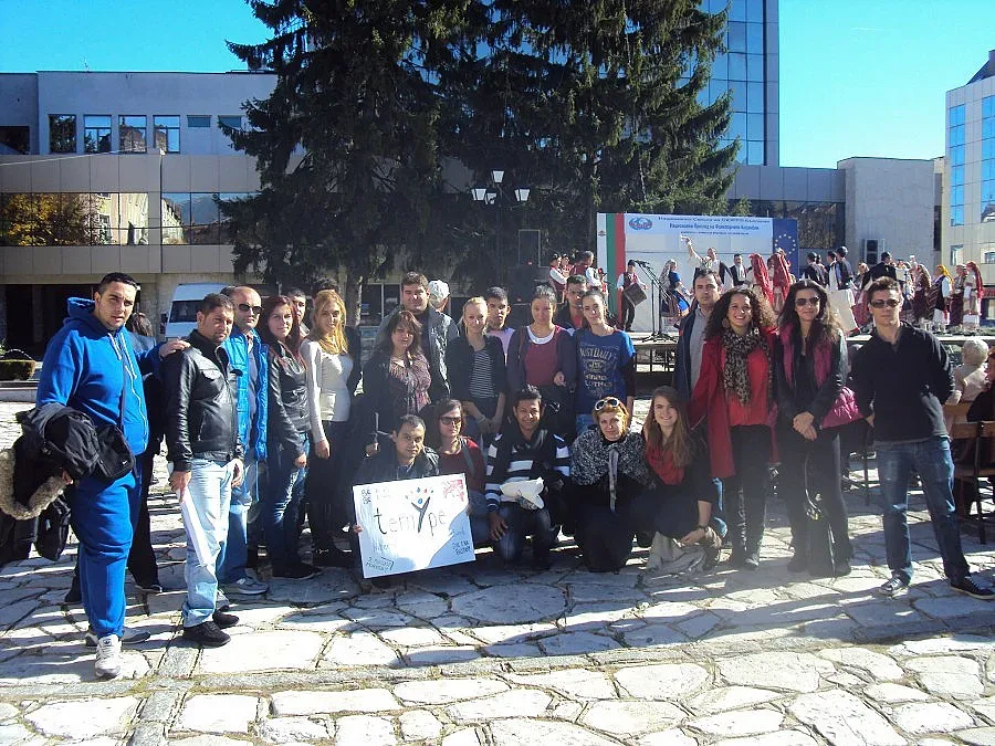 Млади роми от 8 държави на обучение в Банско 