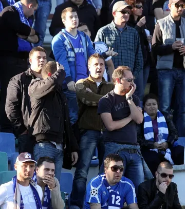 Сектор "Б" вдигна мерника на двама