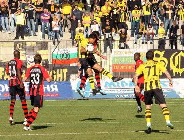 Жестоки глоби за комарджиите в "Ботев"