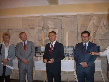 Посланик Хьопфнер откри в Кърджали изложбата „Родина"