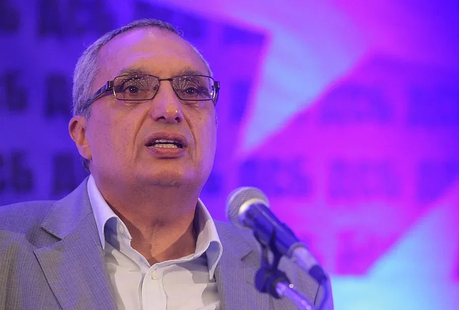 Костов: Отстрани политиката ни не изглежда добре