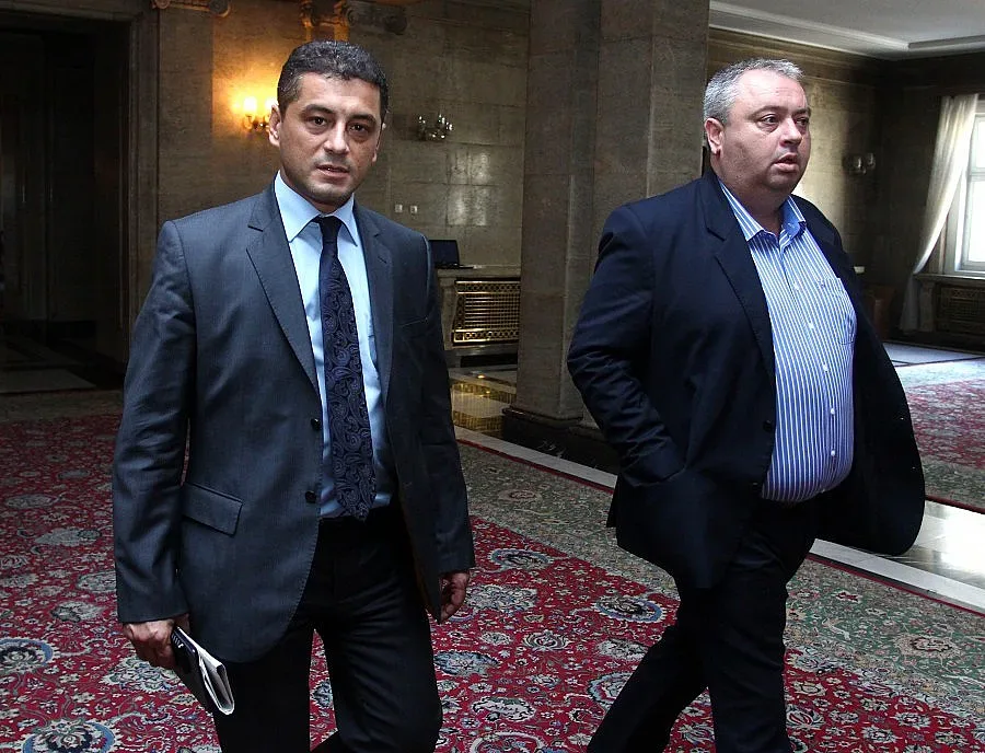 Червените депутати готови да работят и в понеделник