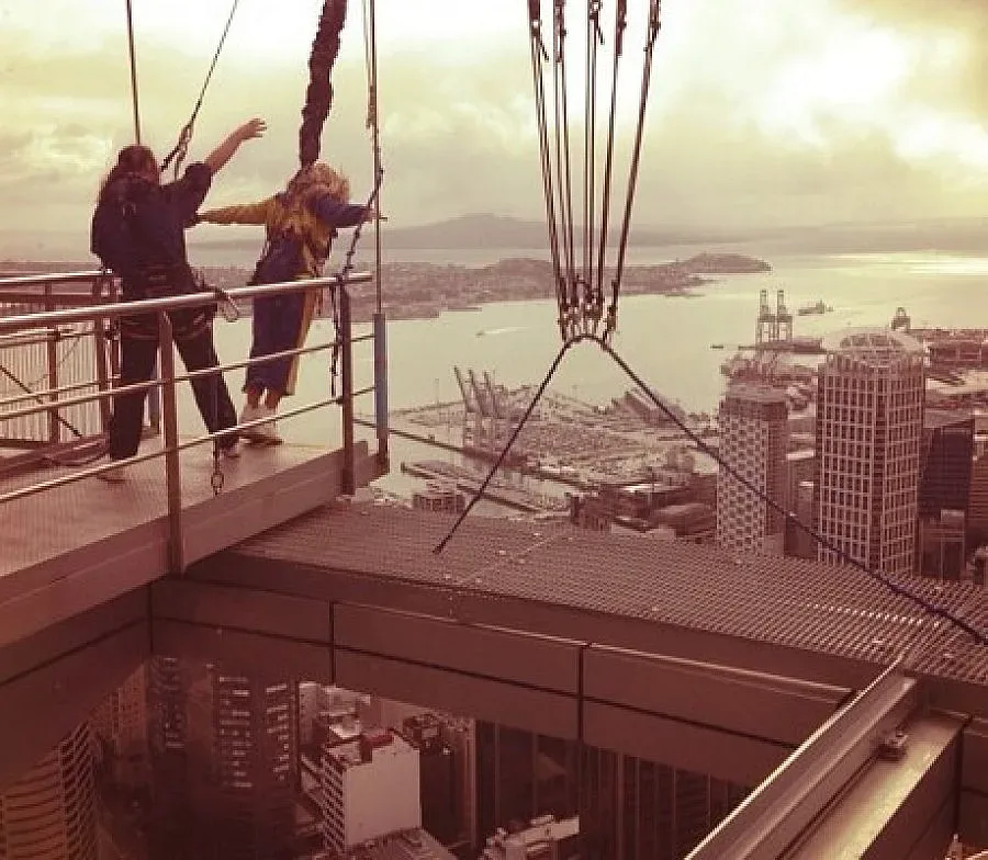 Бионсе скочи от небостъргач в Нова Зеландия