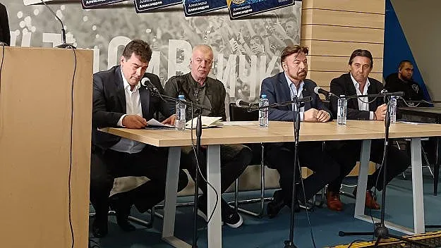 Сираков избухна! Кой е спасил Левски от фалит