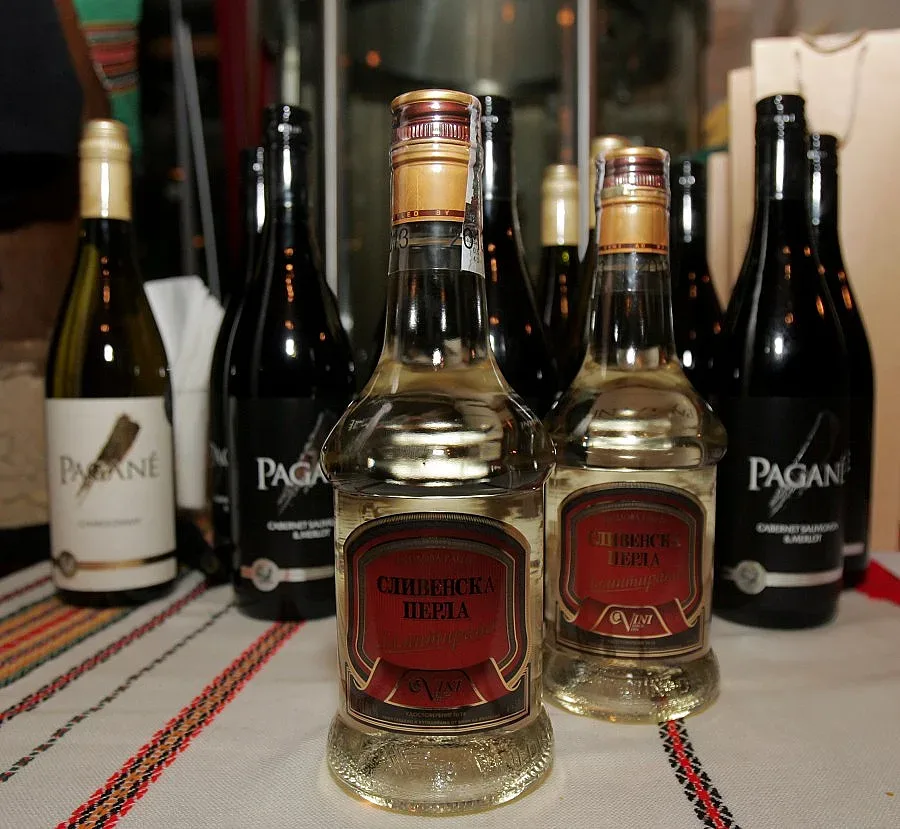 "Сливенска перла" пуска бутилки за ценители