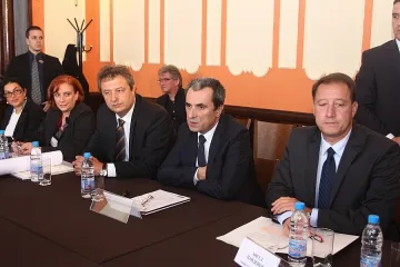 Орешарски обеща финансова помощ на местната власт