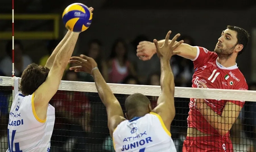 Цецо Соколов заби 33 точки в мач от клубното Световно