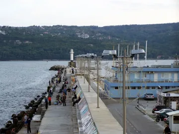 Германци с интерес към пристанище Варна