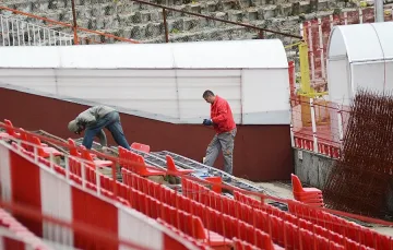 Покриват "Армията", вдигат 34 000 места