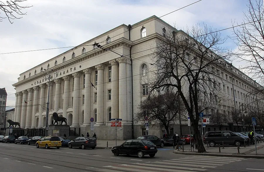 Кабинетът иска 16% съкращения в съдебната власт