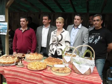 Кметъла изпече мъфини с миди