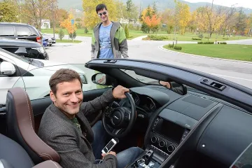 Музиканти и актьори тестват суперколи