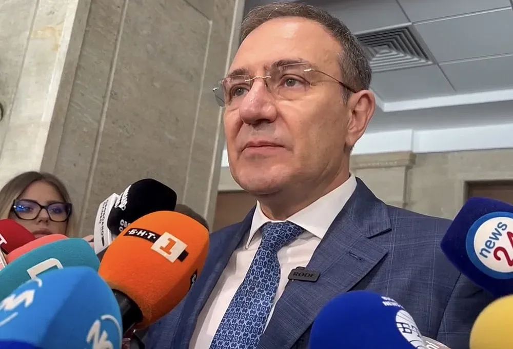 Гуцанов: Вицепремиерът на РСМ да подаде оставка