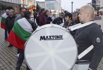 С барабани отново искат оставка на кабинета