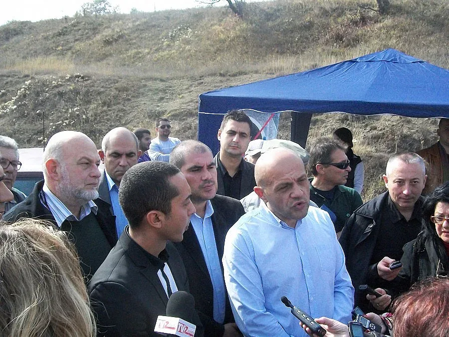 Ще бранят с подписка тунела под Шипка