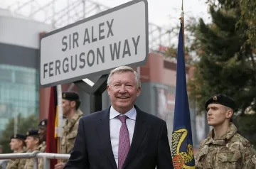 По "Sir Alex Ferguson Way" до "Олд Трафорд" 