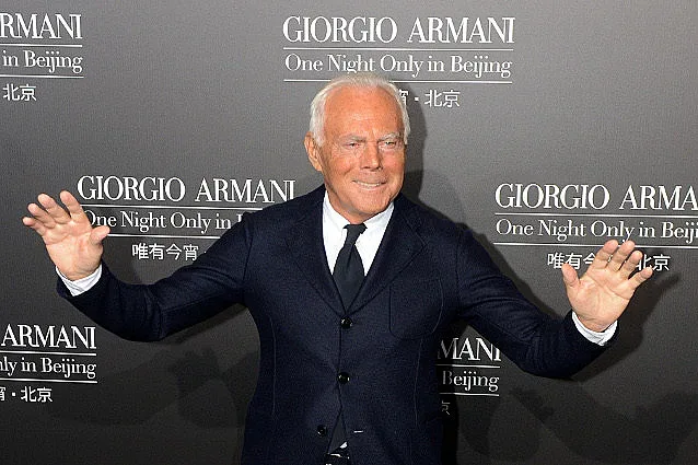 Джорджо Армани взриви света на модата. Всички се питат защо?