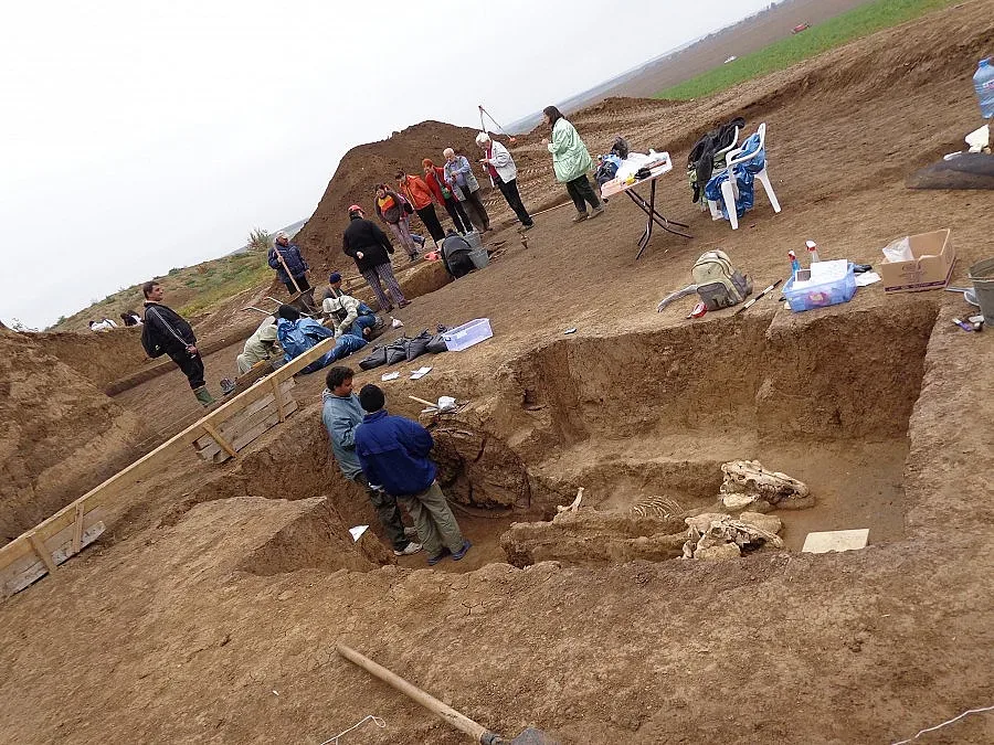 15 000 лв. спасяват Омуртаговата могила