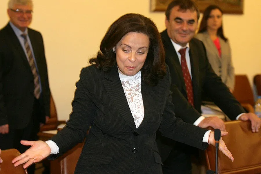 Андреева: Не водя война с частните болници