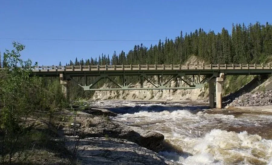 Шофьори алармират за опасен мост