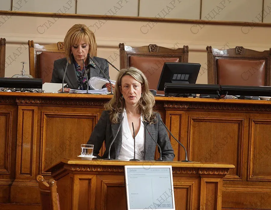 Златанова: Работим да получим 508 млн. евро за наука