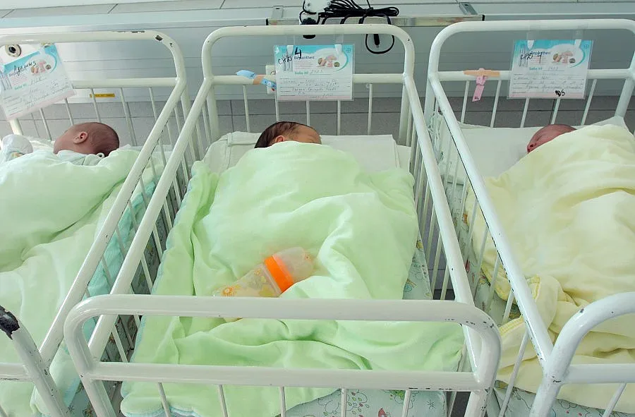 Проверяват 39-те най-големи родилни отделения в страната