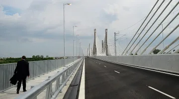 Асфалтът на "Дунав мост" 2 се пропука 