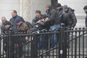 Лекари преглеждат Баретата в съда