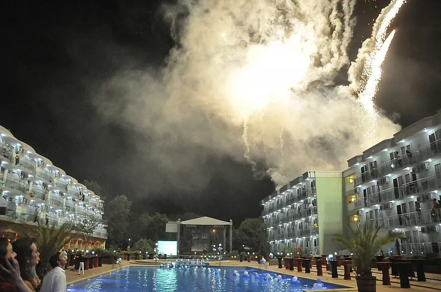 Несебър взе улиците на "Слънчев бряг" АД