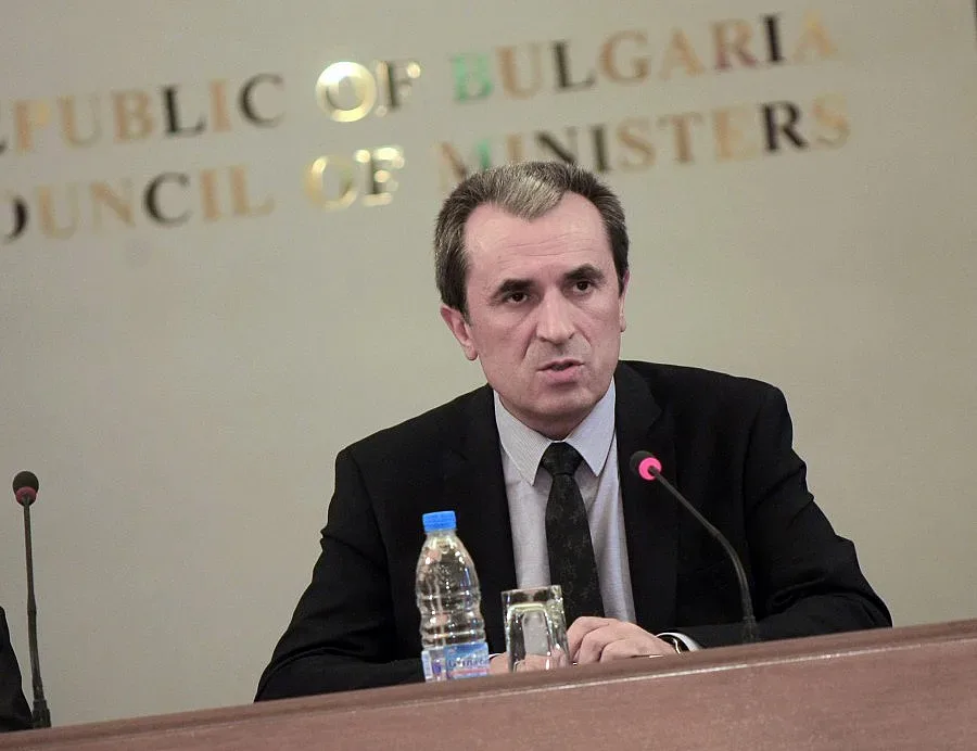 Орешарски: Ще съкратим препокриващите се звена