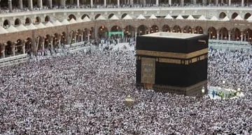 Поклонник измина пеша 6387 км до Мека