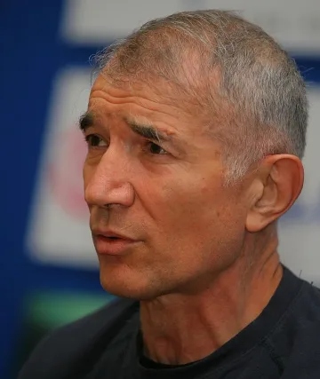 Боксьорите в норма в Алмати, само Чамов сваля 500 грама