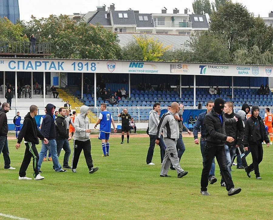 Голи сцени и във Варна